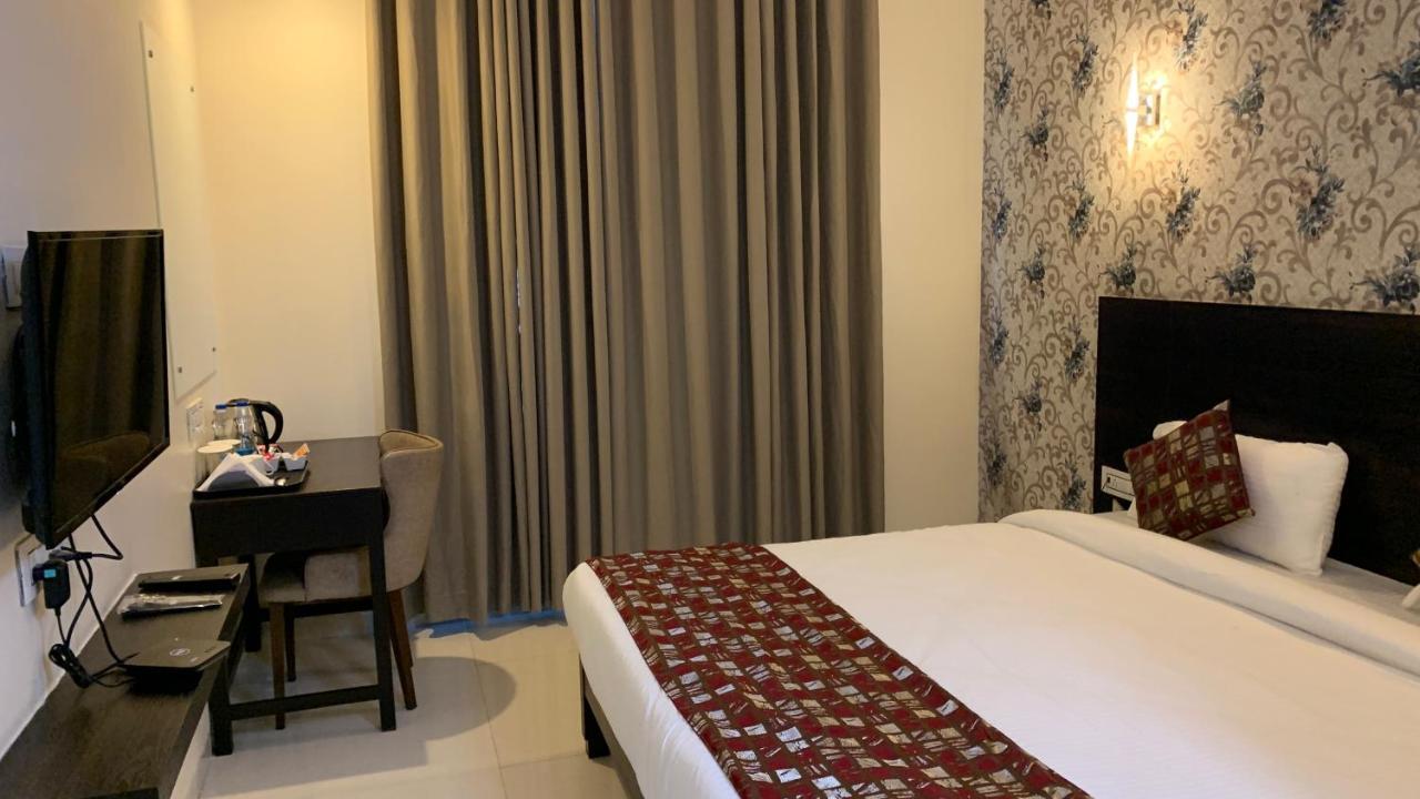 Hotel Singh'S By Wb Inn, Vashi, Navi Mumbai Eksteriør billede