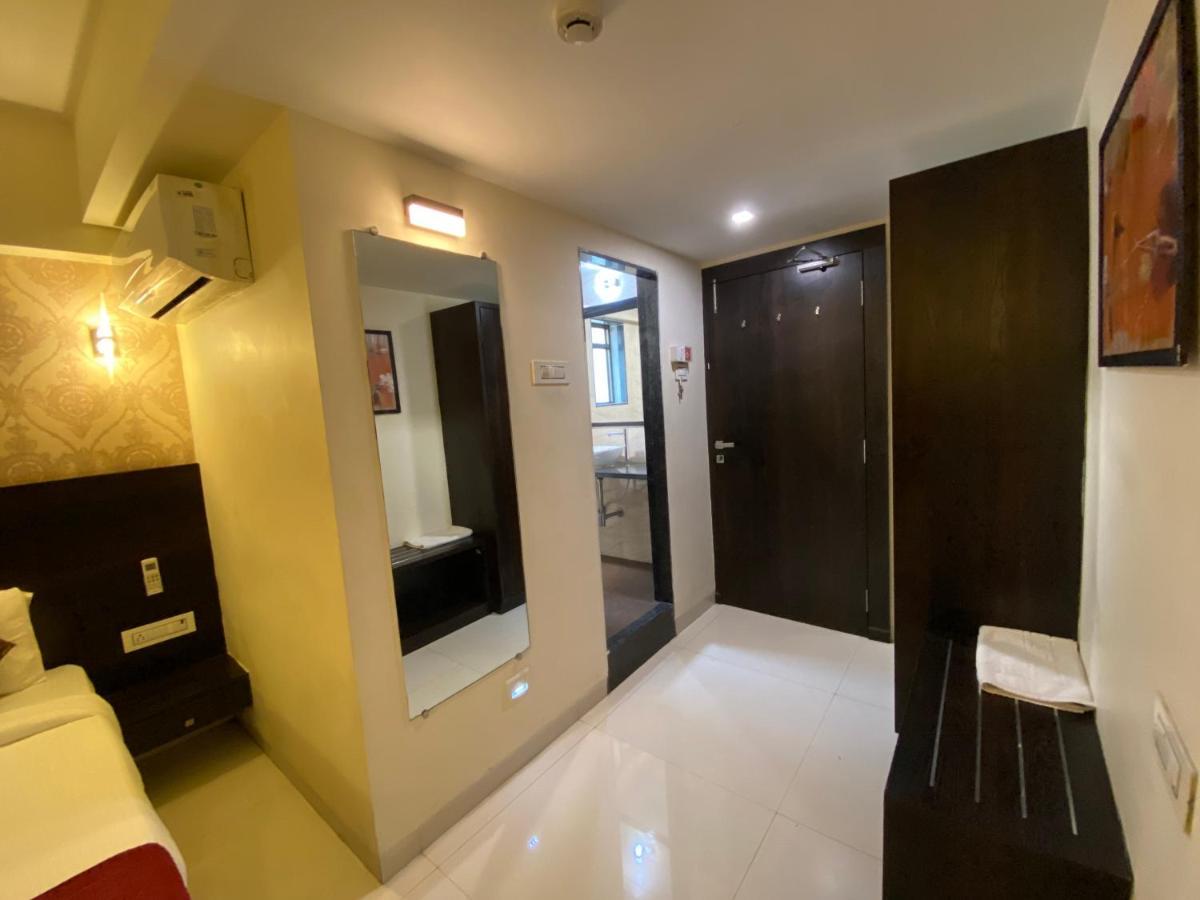Hotel Singh'S By Wb Inn, Vashi, Navi Mumbai Eksteriør billede