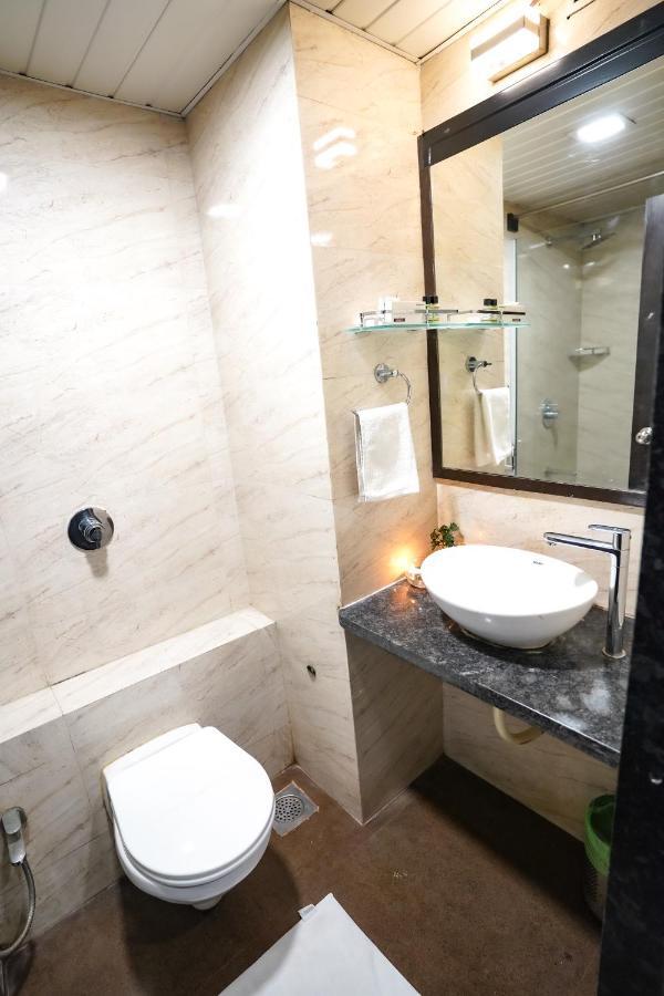 Hotel Singh'S By Wb Inn, Vashi, Navi Mumbai Eksteriør billede
