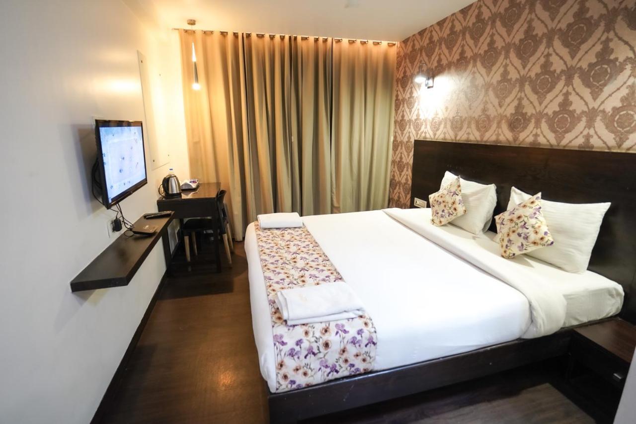 Hotel Singh'S By Wb Inn, Vashi, Navi Mumbai Eksteriør billede
