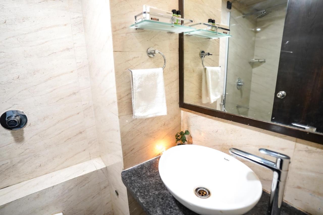 Hotel Singh'S By Wb Inn, Vashi, Navi Mumbai Eksteriør billede